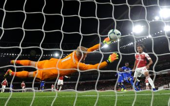 LONDON, ENGLAND - OCTOBER 22: Pierre-Emerick Aubameyang scores Arsenal's 2nd goal past Kasper Schmeichel of Leicester during the Premier League match between Arsenal FC and Leicester City at Emirates Stadium on October 22, 2018 in London, United Kingdom. (Photo by David Price/Arsenal FC via Getty Images) *** Local Caption *** Pierre-Emerick Aubameyang; Kasper Schmeichel