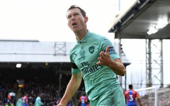 LONDON, ENGLAND - OCTOBER 28: Stephan Lichtsteiner of Arsenal takes on Aaron Wan-Bissaka of Palace during the Premier League match between Crystal Palace and Arsenal FC at Selhurst Park on October 28, 2018 in London, United Kingdom. (Photo by David Price/Arsenal FC via Getty Images) *** Local Caption *** Stephan Lichtsteiner